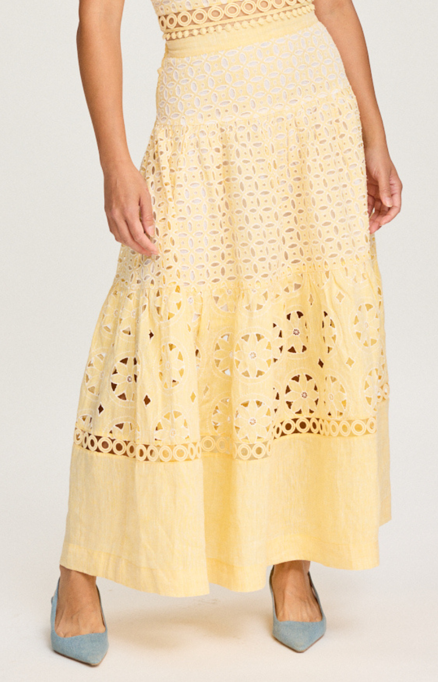 Yellow linen skirt with elastic waistband and Sangallo embroidery